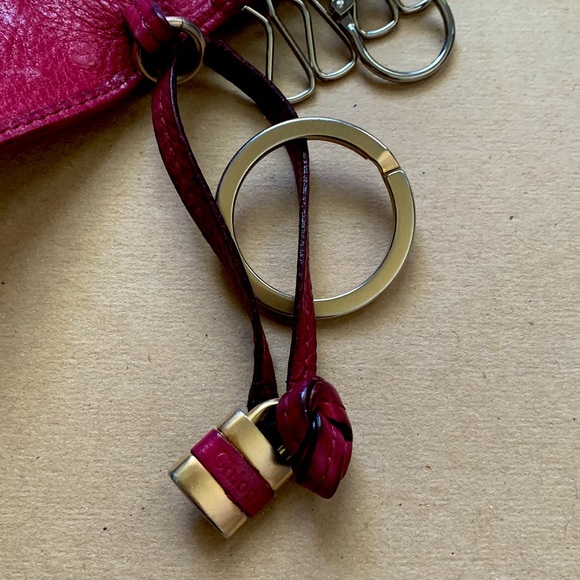 Chloe 6 key/card holder w signature mini padlock - Picture 11 of 17